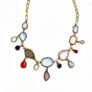 Statement necklace with different colors